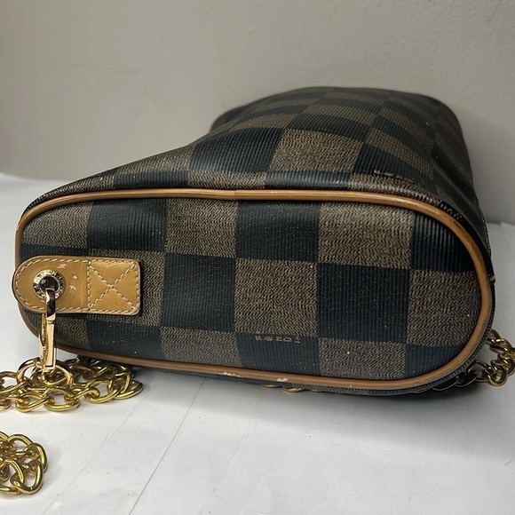 Fendi Vintage 11” x 9” x 3” Zip Top Pillow Bag Detachable Chain Crossbody Strap - Picture 4 of 14
